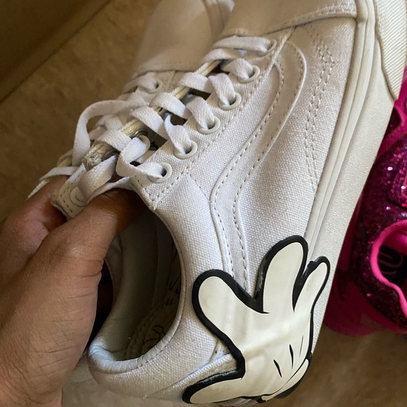 Mickey Mouse vans - Picture 1 of 3